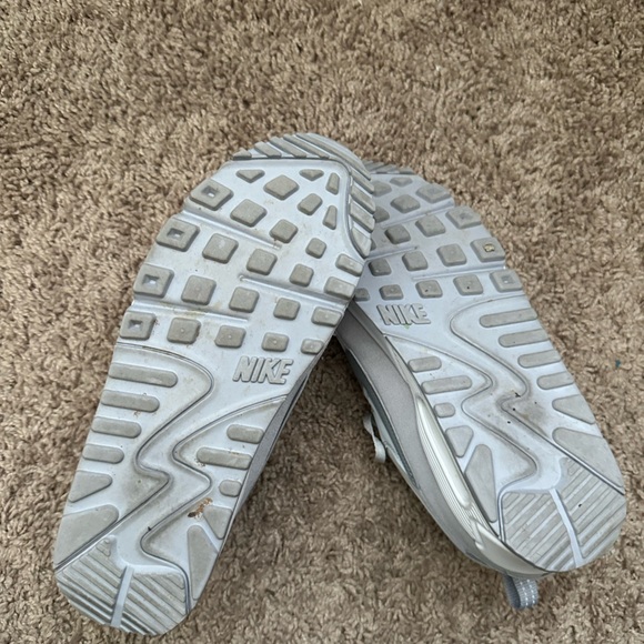 Nike Womens Air Max 90 Futura - Picture 4 of 4